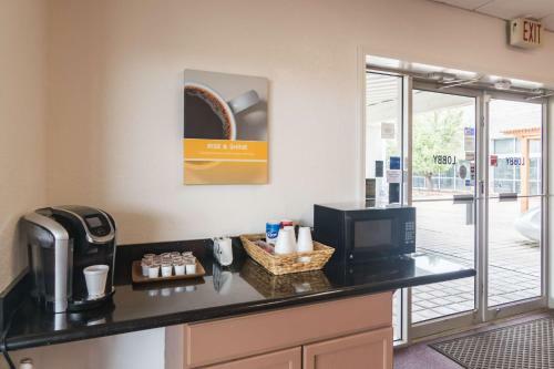 Motel Cline Shale Inn & Suites