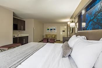 Hotel University Inn And Conference Center