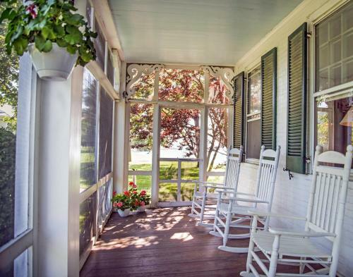 Bed & Breakfast Wades Point Inn On The Bay