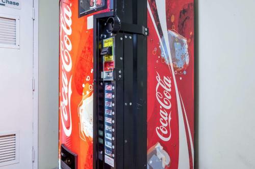 Hotel Econo Lodge Inn & Suites I-65