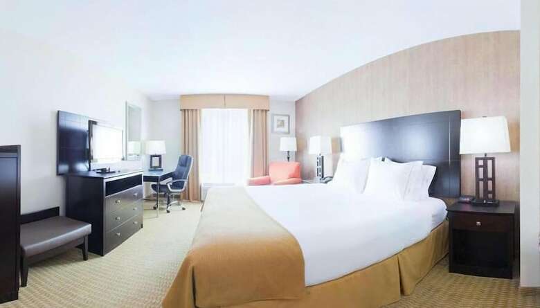 Holiday Inn Express Hotel & Suites Lebanon