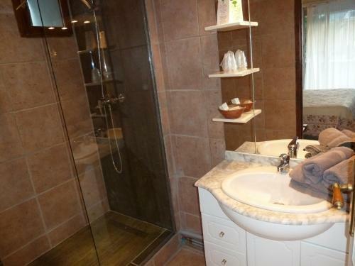 Hotel Logis H�tel R�sidence Les C�dres