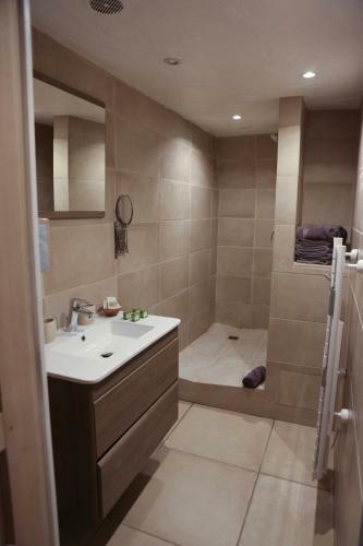 Hotel Logis H�tel R�sidence Les C�dres