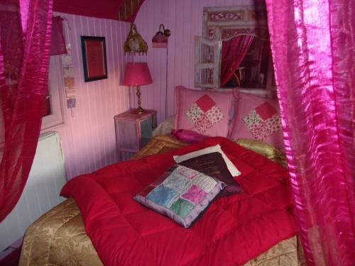 Bed & Breakfast La Roulotte de Lola - Chambre D'h�tes