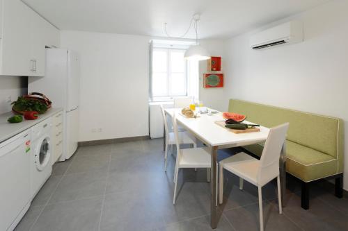 Lisbon Inside Connect - Bairro Alto Apartments