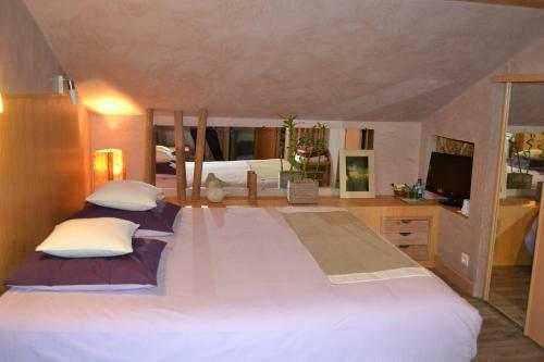 Bed & Breakfast Chambres D'h�tes Les Volets Bleus