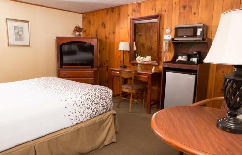 Knotty Pine Motel