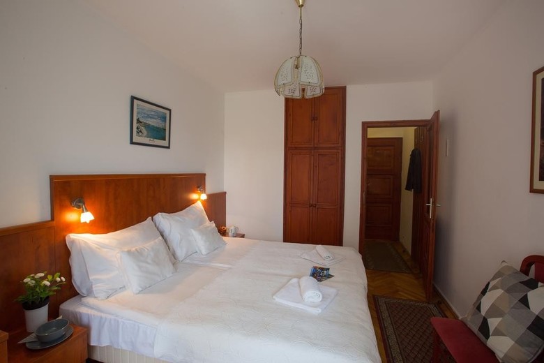 Helios Hotel & Pension