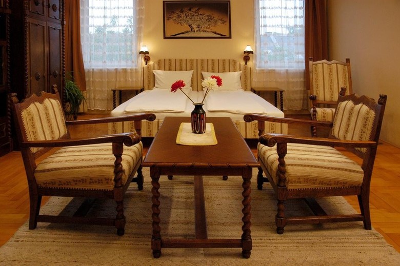 Hotel Manzard Panzio