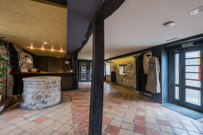 Hotel Posada Santa Maria La Real