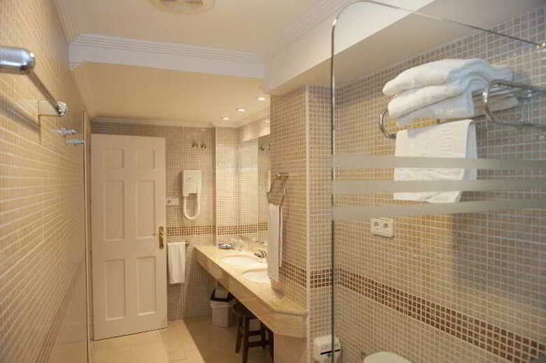 Aparthotel Lloyds Beach Club