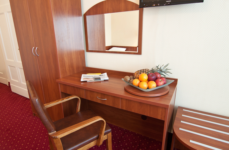Hotel Kronprinz Novum Am Hamburg Hauptbahnhof