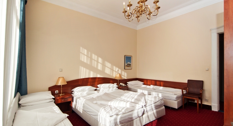 Hotel Kronprinz Novum Am Hamburg Hauptbahnhof