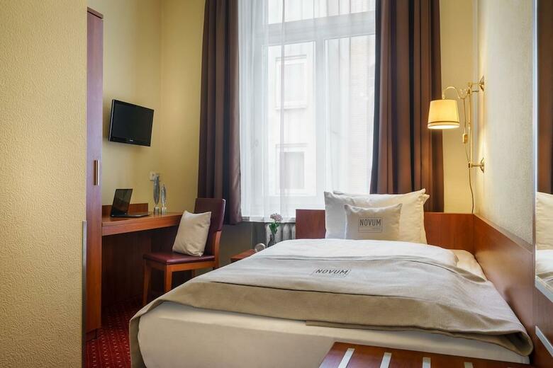 Hotel Kronprinz Novum Am Hamburg Hauptbahnhof