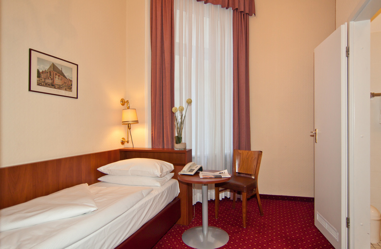 Hotel Kronprinz Novum Am Hamburg Hauptbahnhof