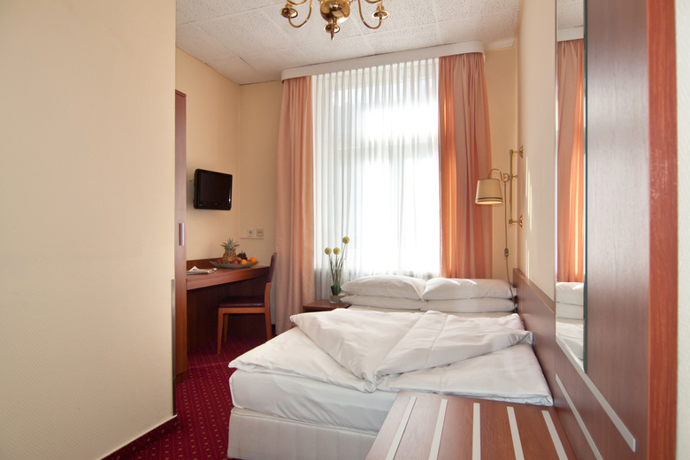 Hotel Kronprinz Novum Am Hamburg Hauptbahnhof
