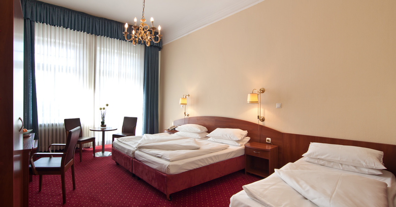 Hotel Kronprinz Novum Am Hamburg Hauptbahnhof