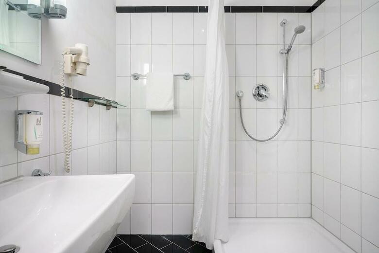 Hotel Kronprinz Novum Am Hamburg Hauptbahnhof