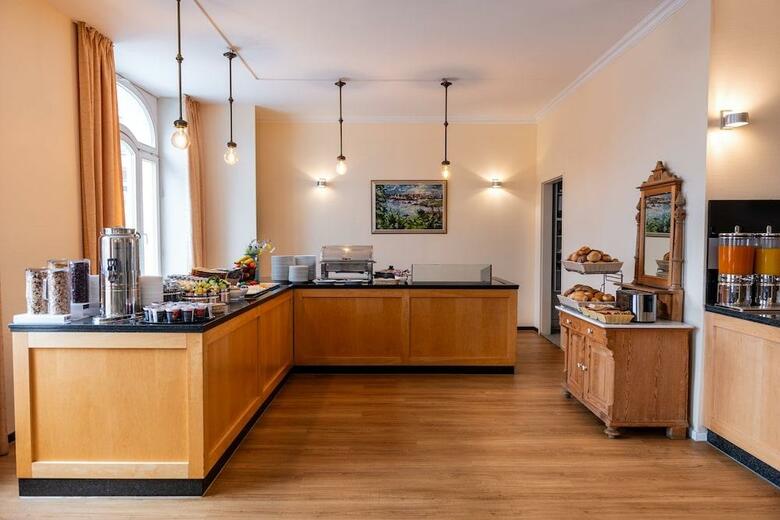 Hotel Kronprinz Novum Am Hamburg Hauptbahnhof