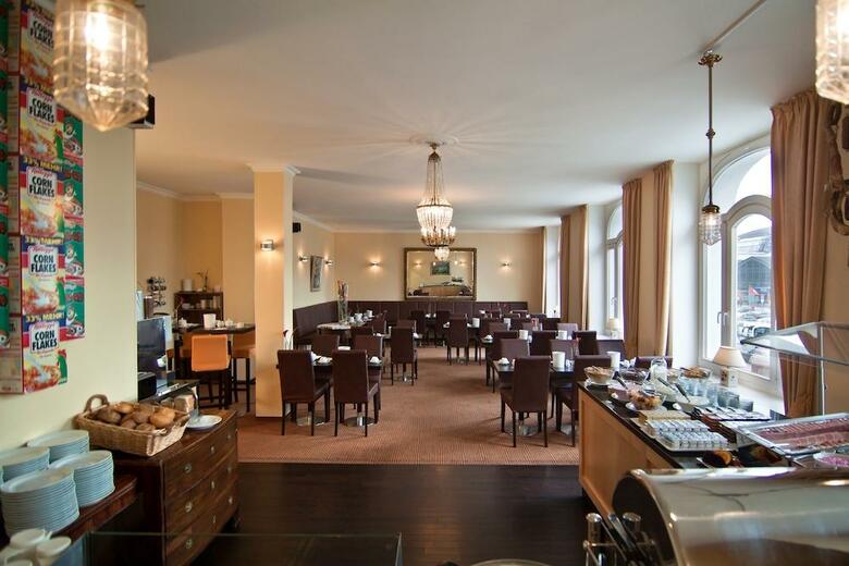 Hotel Kronprinz Novum Am Hamburg Hauptbahnhof