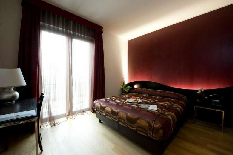 La Grotta Hotel