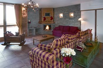 Aparthotel Odalys Hameau Et Chalets de La Vallee D'or