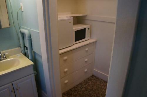 Hostal 463 Beacon Street Guest House