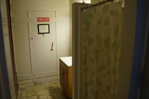 Hostal 463 Beacon Street Guest House
