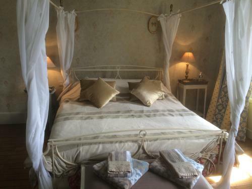 Bed & Breakfast Maison Du Th��tre Saint Bonnet
