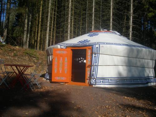 Hostal Cabanes Et Yourtes de La Vall�e de L'ance
