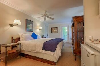 The Caribbean Court Boutique Hotel