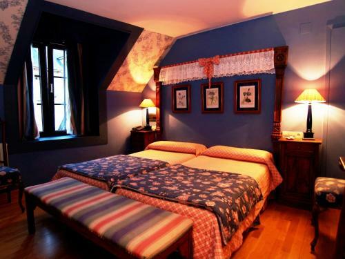 Hotel Almud (.)