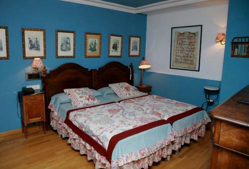 Hotel Almud (.)