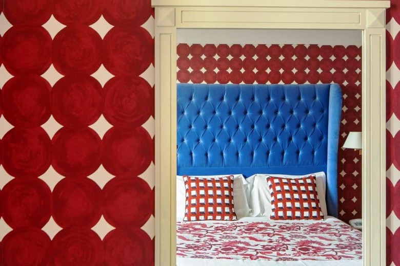 Hotel Room Mate Luca