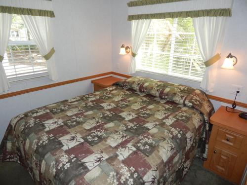 Lodge Road Runner Travel Resort