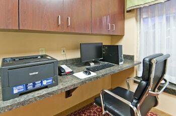 Holiday Inn Express Hotel & Suites Biloxi- Ocean Springs