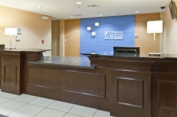 Holiday Inn Express Hotel & Suites Biloxi- Ocean Springs