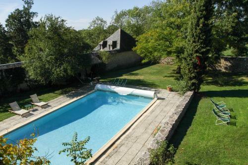 Hostal Maison D'h�tes Domaine De La Rhue