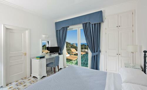 Hotel Canasta
