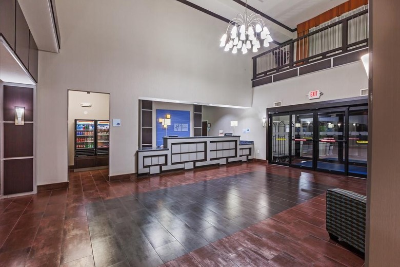 Hotel Holiday Inn Express & Suites Cleveland