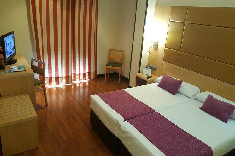 Hotel Virgen De Los Reyes