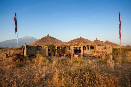 Original Maasai Lodge ? Africa Amini Life