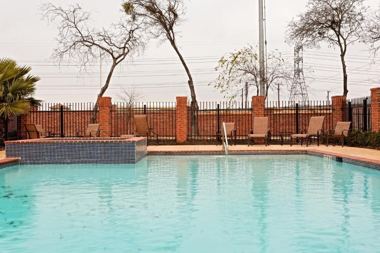 Holiday Inn Express Hotel & Suites San Antonio South