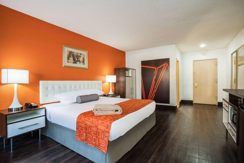 Hotel Howard Johnson Express Inn Bronx Ny