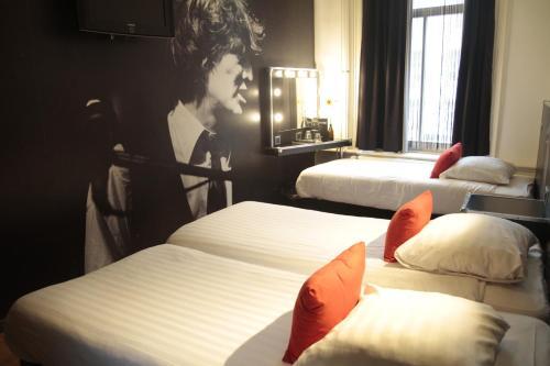 Backstage Hotel