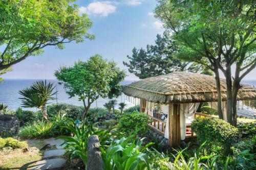 The Seaes Hotel & Resort