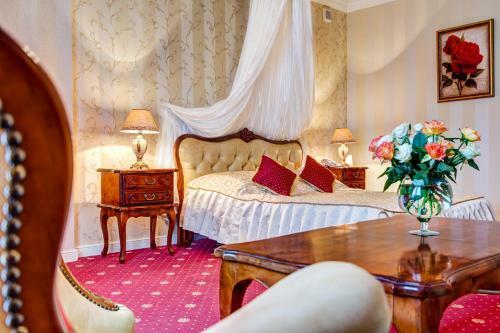 Hostal Paacyk Otrbusy Business & Spa