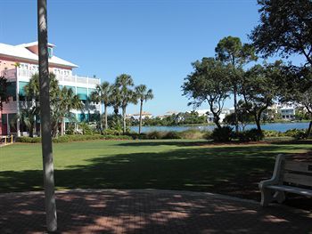 Hotel Carillon Beach Resort Inn