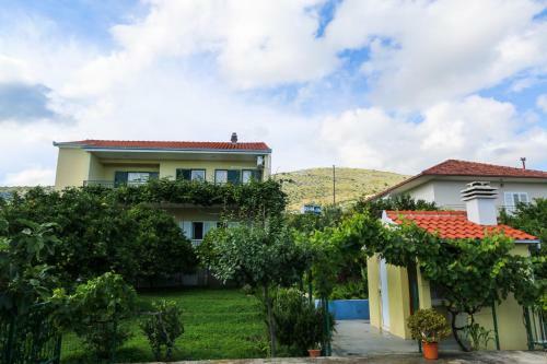 Angelina Apartments