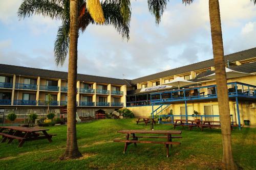 Motel Mariners On The Waterfront
